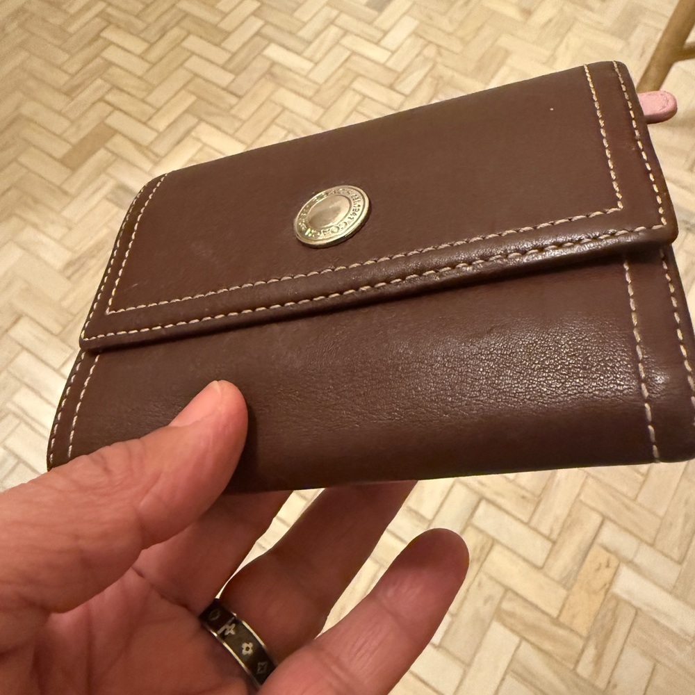 Coach Brown Leather Accessory with Gold Accent. In good conditions - Picture 2 of 14